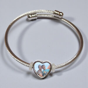 Personalisierter dehnbarer Armreif HERZ Charm