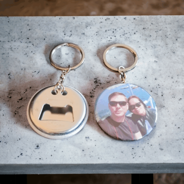Personalisierter Foto-Flaschenöffner Button Schlüsselanhänger