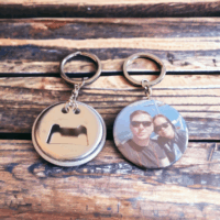 Personalisierter Foto-Flaschenöffner Button Schlüsselanhänger